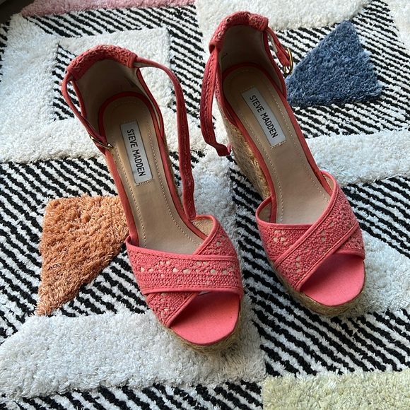 NWOT Steve Madden Sandals - Picture 3 of 6